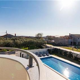 6 bedroom villa with pool near Pula, sleeps 12